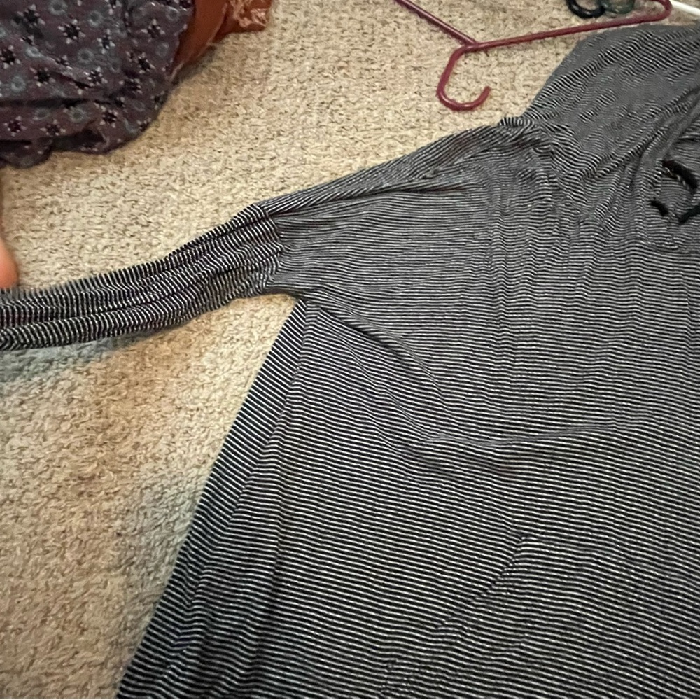 PULLOVER - Picture 2 of 4